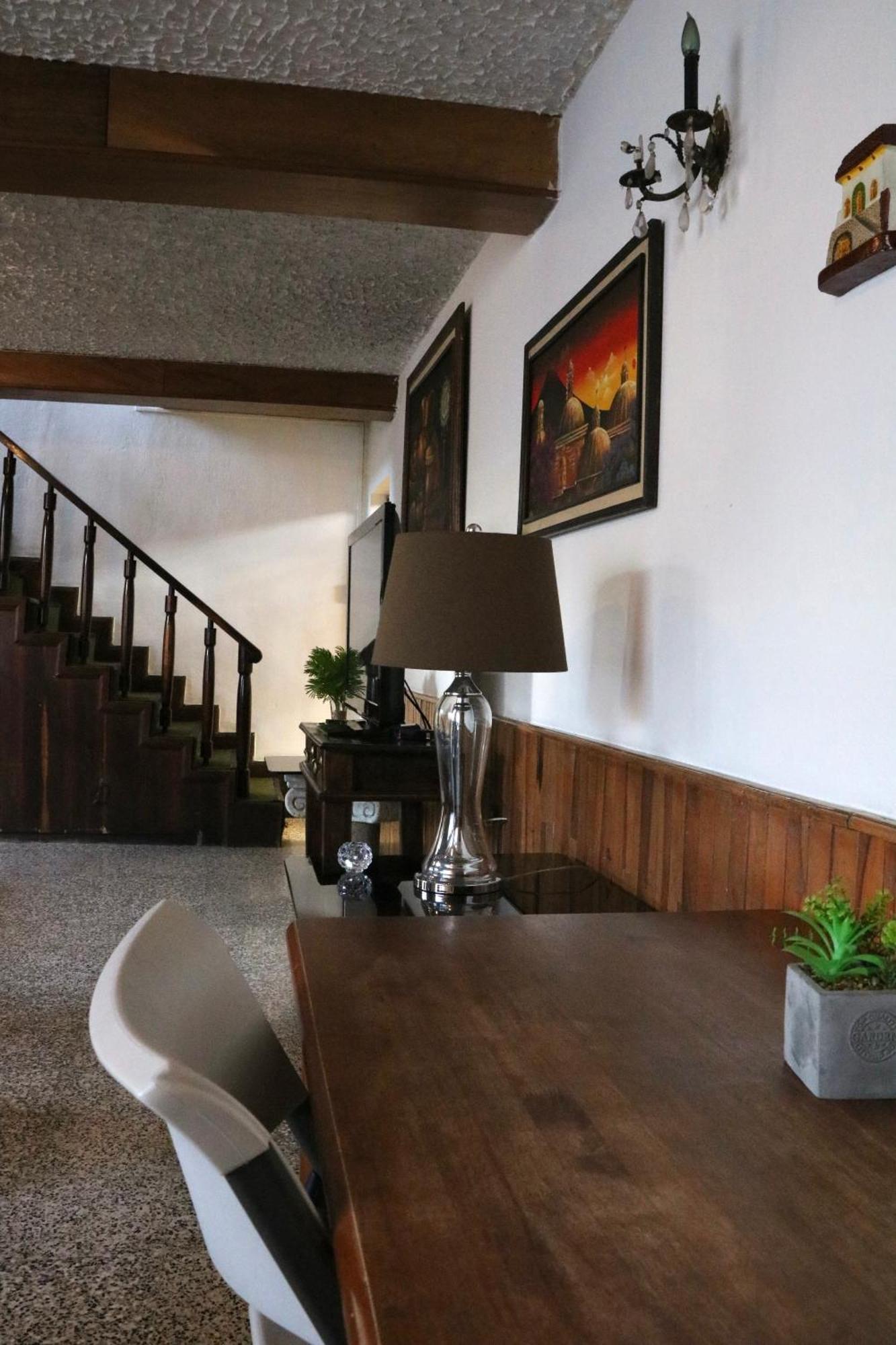 Hostal Los Volcanes Guatemala City Exterior foto