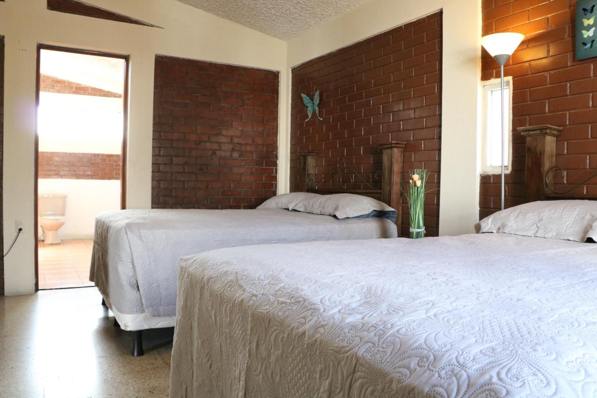 Hostal Los Volcanes Guatemala City Exterior foto