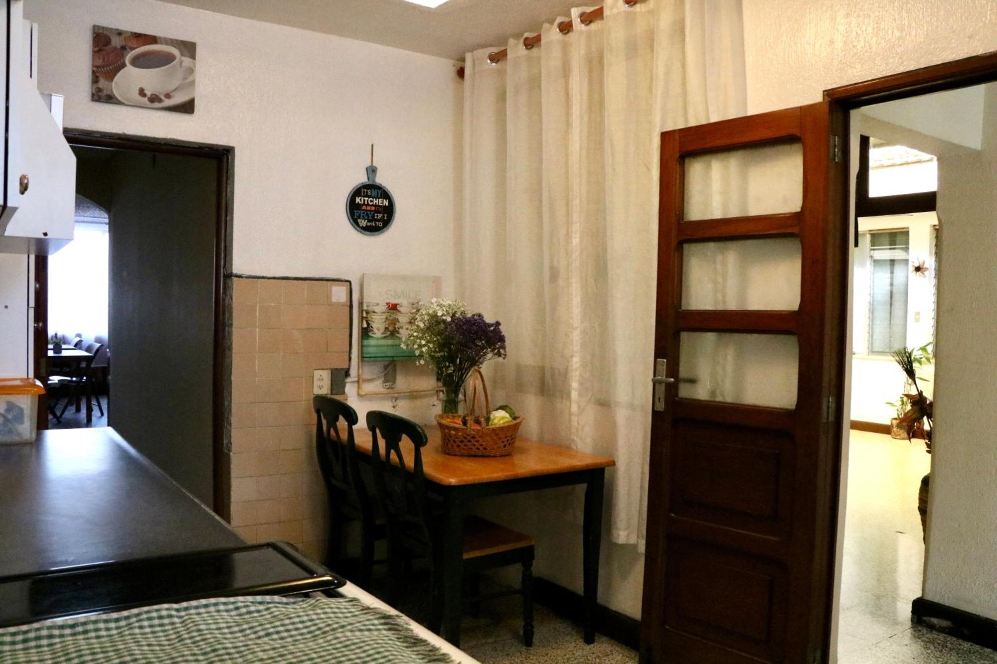 Hostal Los Volcanes Guatemala City Exterior foto